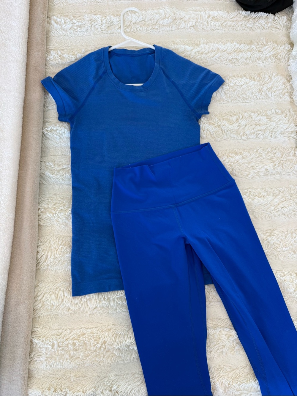 lululemon athletica Cobalt Blue Top and High-Rise Align Leggings